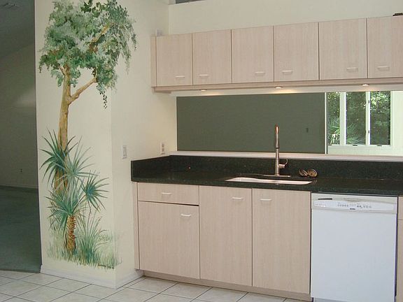 4th image of 6187 Yellowstone Dr