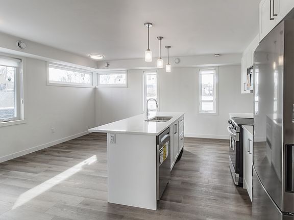 3rd image of 294 Somerset St E #302
