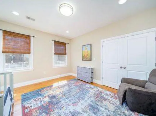 2408 Summit Avenue image 19 of 26