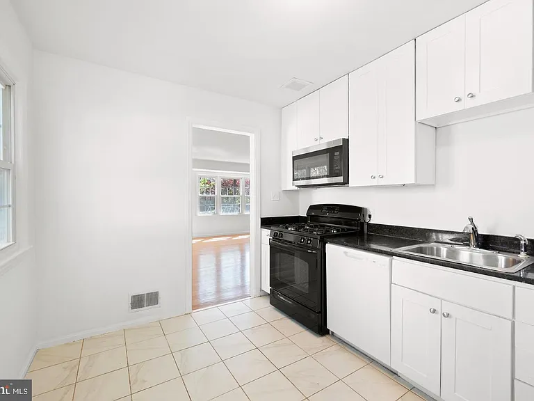 4904 41st Pl — Photo 9