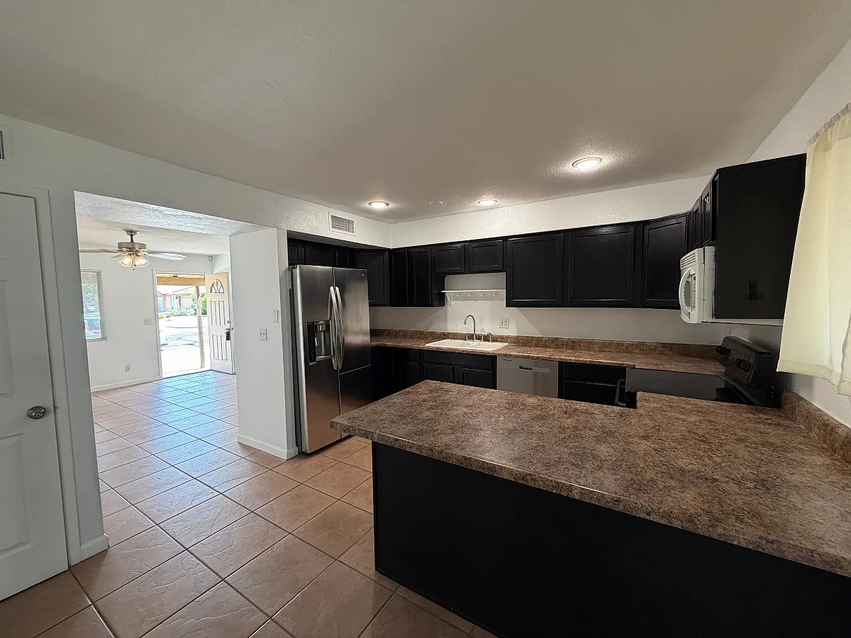 Move-In Ready 3BR Home! — Photo 3