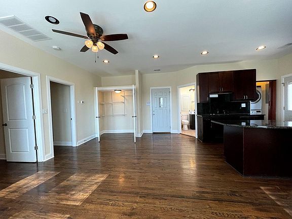 4th image of 4051 N Kedzie Ave #2