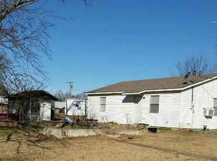 105 S Main St, Milburn, OK 73450