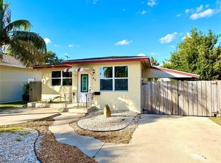 45 SE 14th St #1, Dania, FL 33004