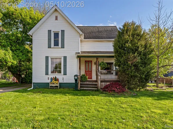 110 E McNeil St, Corunna, MI 48817
