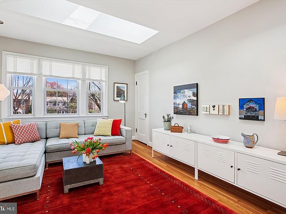 5th image of 300 Commonwealth Ave Unit 4