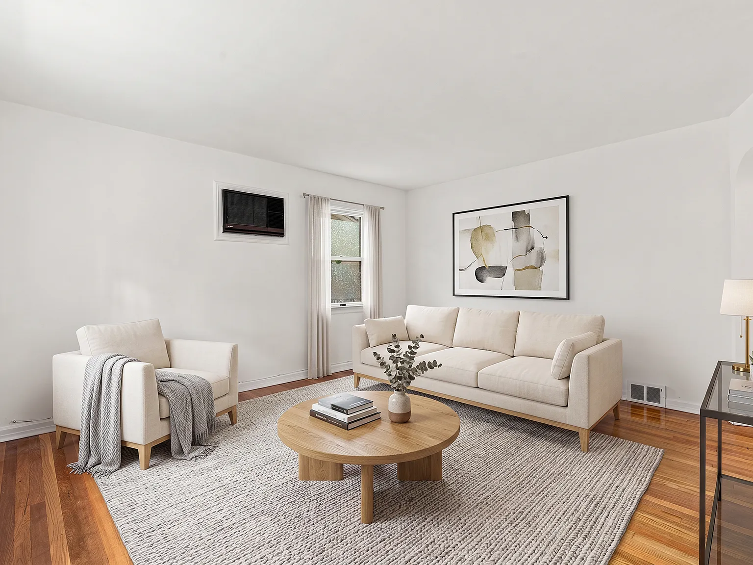 4 bed, 1636 sqft, $5,800 — Photo 4