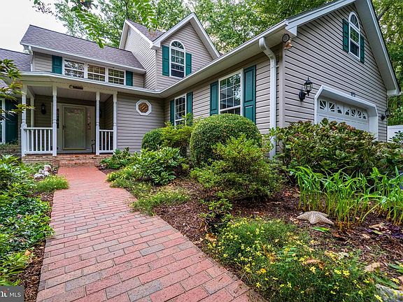3rd image of 4717 Rock Creek Cir