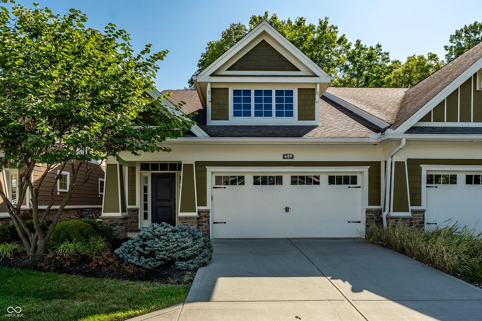489 Firefly Ln photo 1
