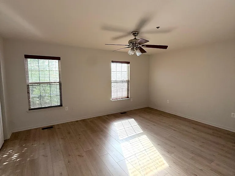 610 Brentwood Ct — Photo 31