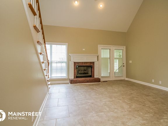 4th image of 3133 Jenkins Dr