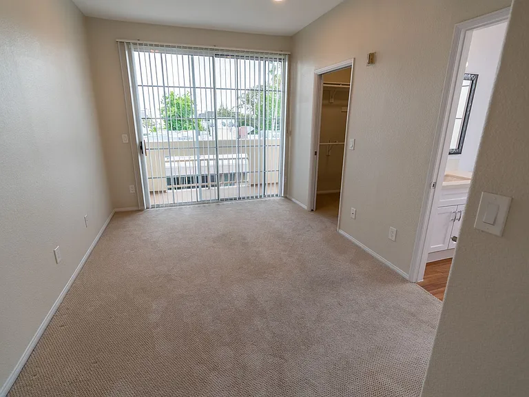 114 North Doheny Drive — Photo 23