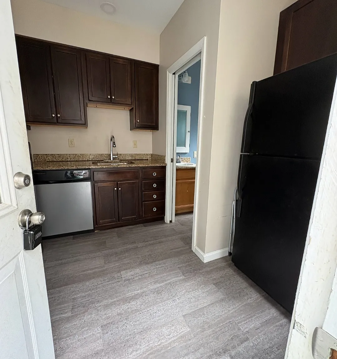 3 bed, 1.5 bath, 1285 sqft, $1,850 — Photo 4