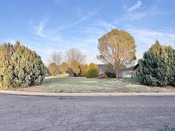 3rd image of 2205 & 2209 Howard Cowper Dr