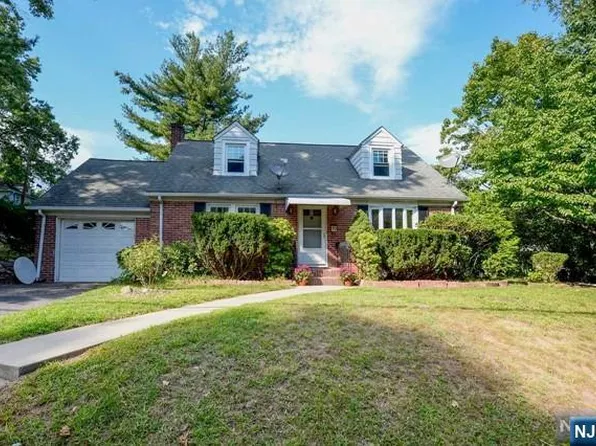 36 Linwood Ave, Emerson, NJ 07630