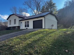 166 Chestnut St, Vanceburg, KY 41179