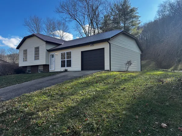 166 Chestnut St, Vanceburg, KY 41179