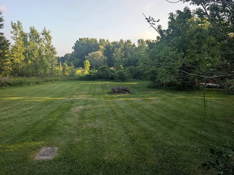 8399 W Rolston Rd — Photo 2
