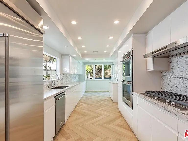 502 Evelyn Pl — Photo 13