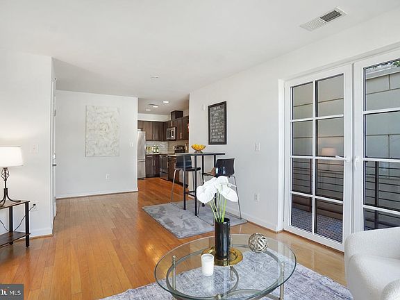 4th image of 1115 H St NW #501