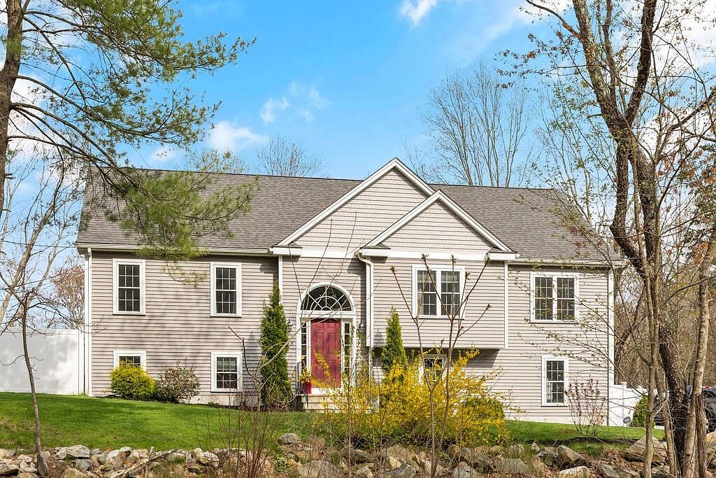 153 Cedar St, Milford, MA 01757 Zillow