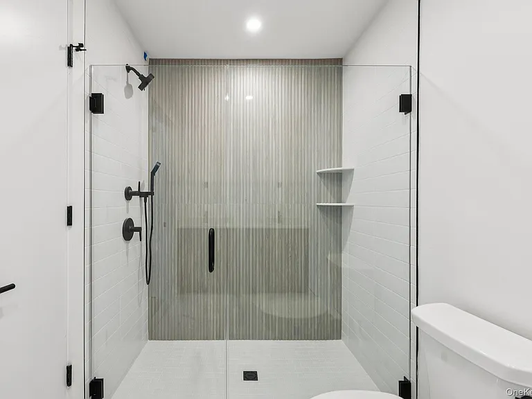 325 Manville Rd #203 — Photo 22