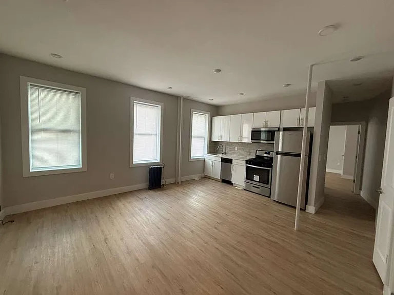 167 Manhattan Ave #33E — Photo 2