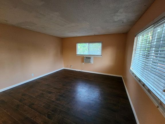 4th image of 7440 Tiara Way #B