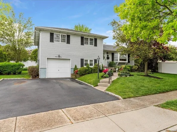 99 Silber Avenue, Bethpage, NY 11714