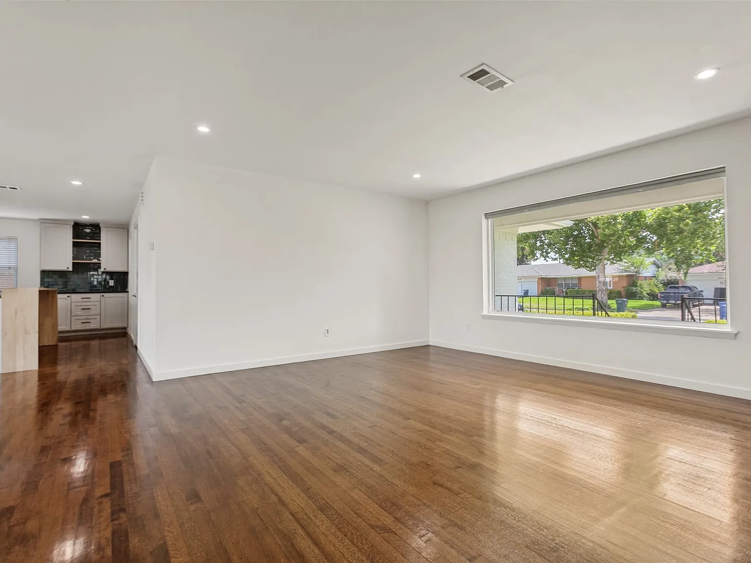 3 bed, 2.0 bath, 1368 sqft, $2,250 — Photo 4