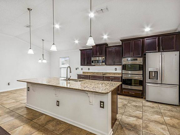 3rd image of 95199 Windflower Trl