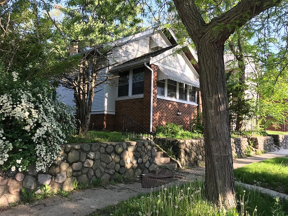 2nd image of 609 10th St
