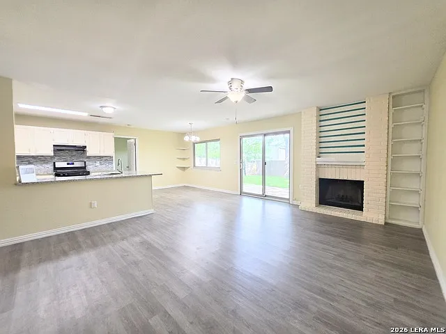 5931 Autumn Lk — Photo 3
