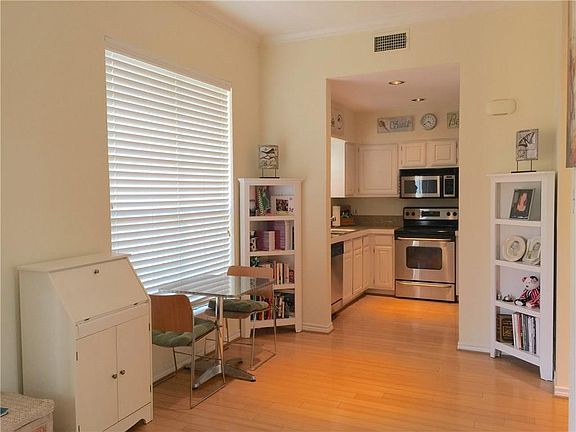 5th image of 3311 Blackburn St APT 203