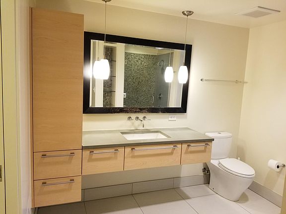 5th image of 820 Blanchard St Unit 1403