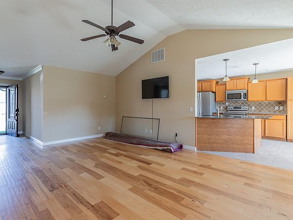 5th image of 9833 Arbor Lake Dr