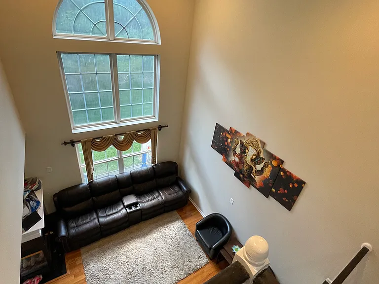 330 Fountayne Ln — Photo 7