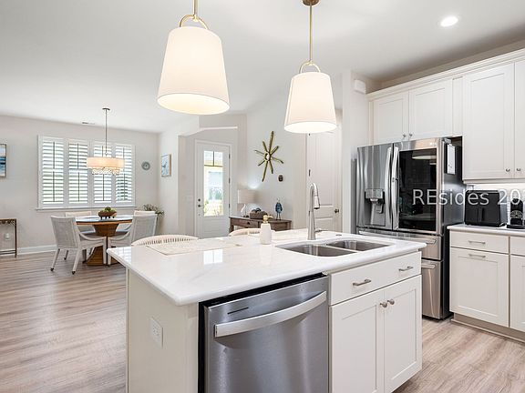 3rd image of 3296 Shoreside Dr