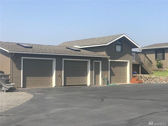 2nd image of 409 Desert Aire Dr SW #21