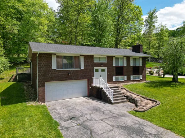 549 Shawnee Dr, Huntington, WV 25705