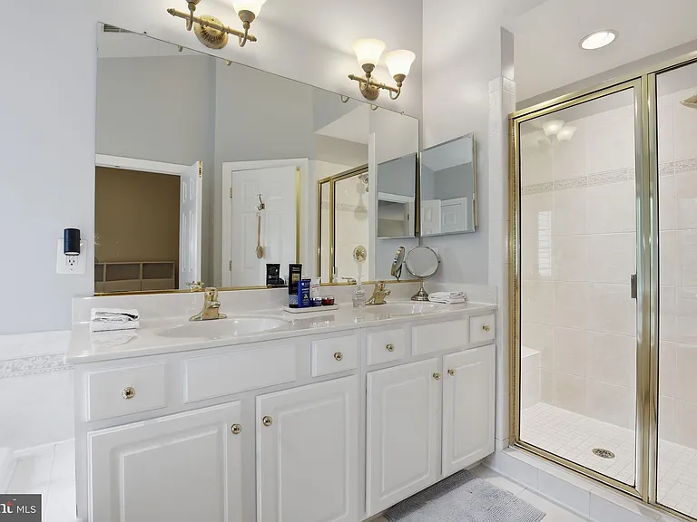 3826 Elmwood Towne Way — Photo 14