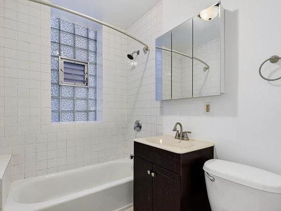 3rd image of 900 W Newport Ave #1327