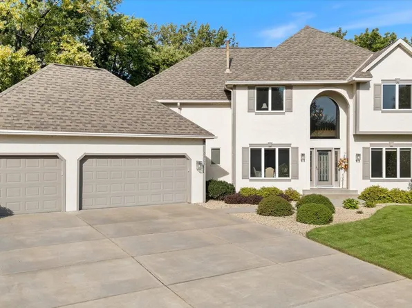 5605 Saint Albans Cir, Shoreview, MN 55126