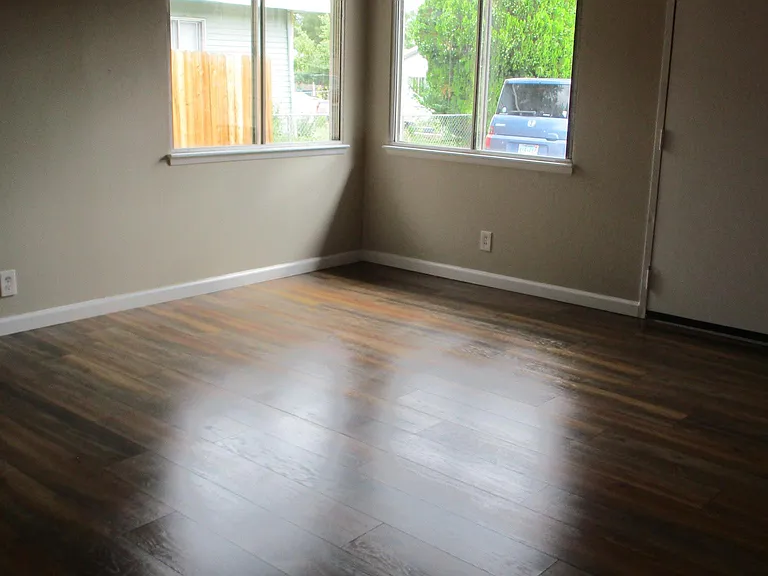 303 Denslowe Dr — Photo 7
