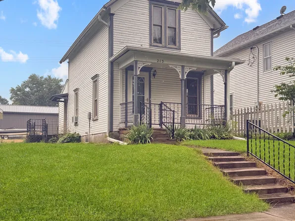 213 Main St, Leaf River, IL 61047