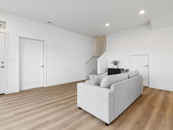 4th image of 1008 S Underwood Pl