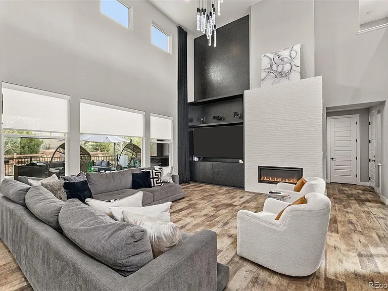 25537 E Alder Dr — Photo 6