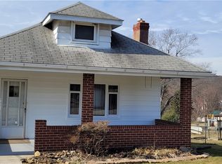 2501 Palm St, Natrona Heights, PA 15065