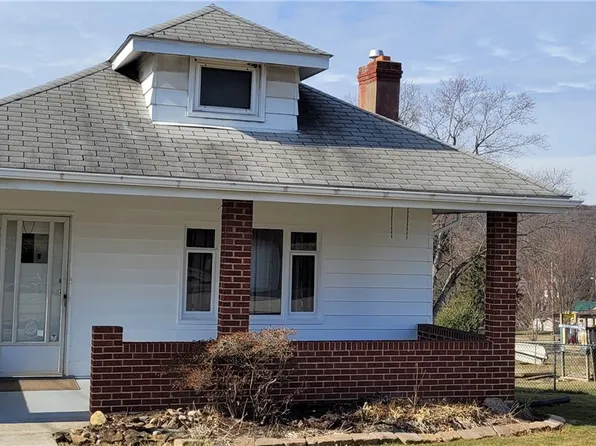 2501 Palm St, Natrona Heights, PA 15065