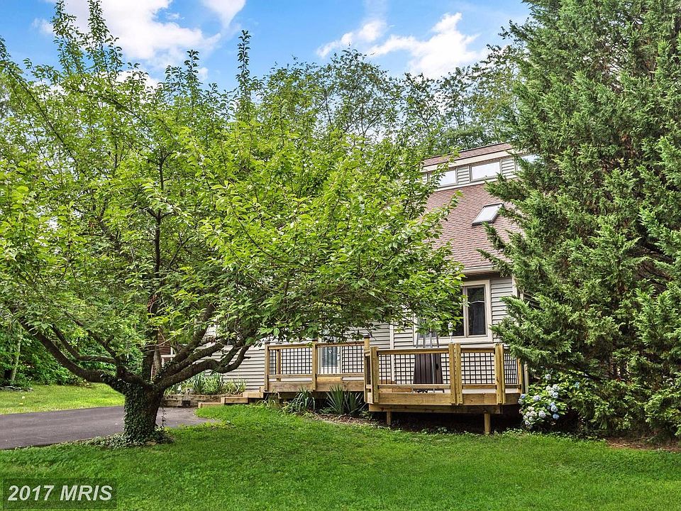 1st image of 205 Hollins Ln